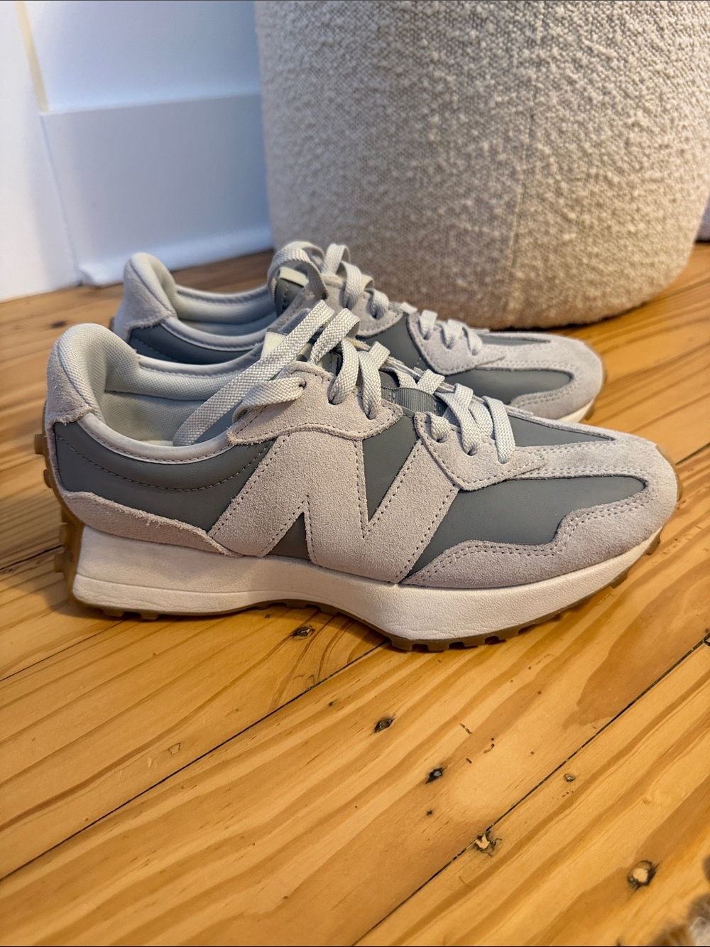Women’s Gray New Balance 327 - Picture 3 of 9